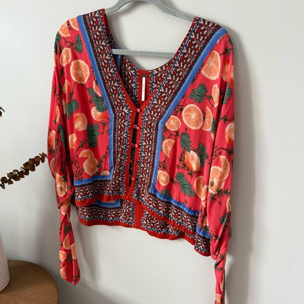 FREE PEOPLE • TOP - Picture 1 of 4